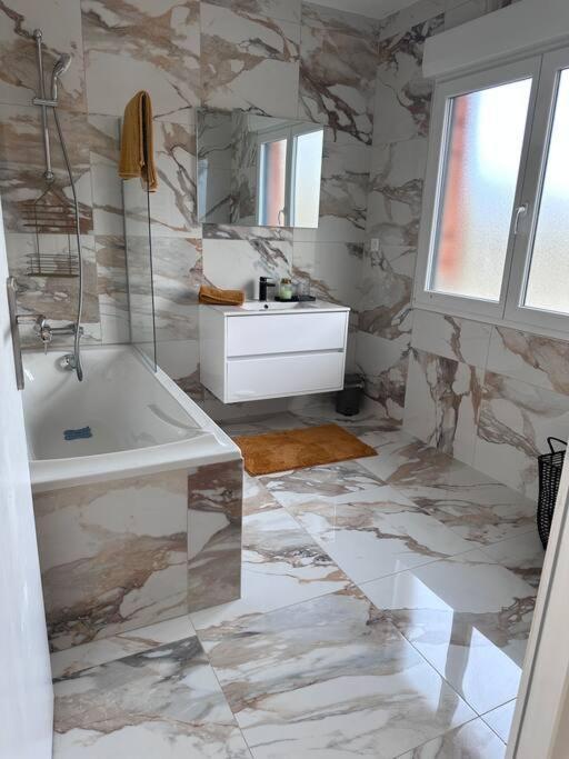 Chez Sana Apartment Saint-Dizier Bagian luar foto